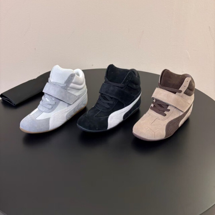 High-end leather women's shoes, 2026 autumn/winter new collection, featuring a hidden wedge heel, versatile athletic and casual style, and a German training shoe design with Velcro straps