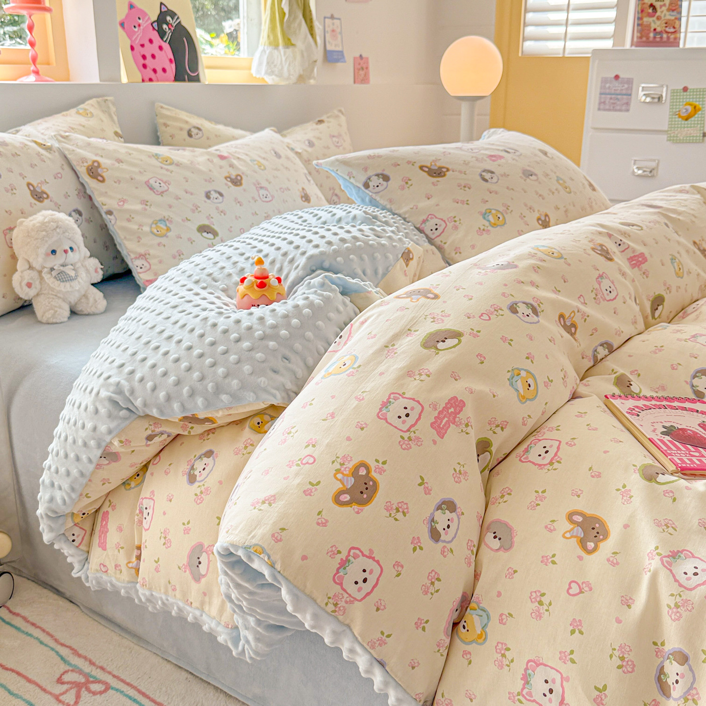 New Cotton Plush Four-Piece Set with Cute Cartoon Design, 15.18m Fitted Sheet, Duvet Cover, Pillowcase Three-Piece Set Wholesale