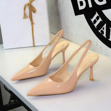 9629 sexy pointed shallow high-heeled shoes with European and American style, backless design, and a fashionable strap with a narrow heel and patent leather, worn as sandals for women