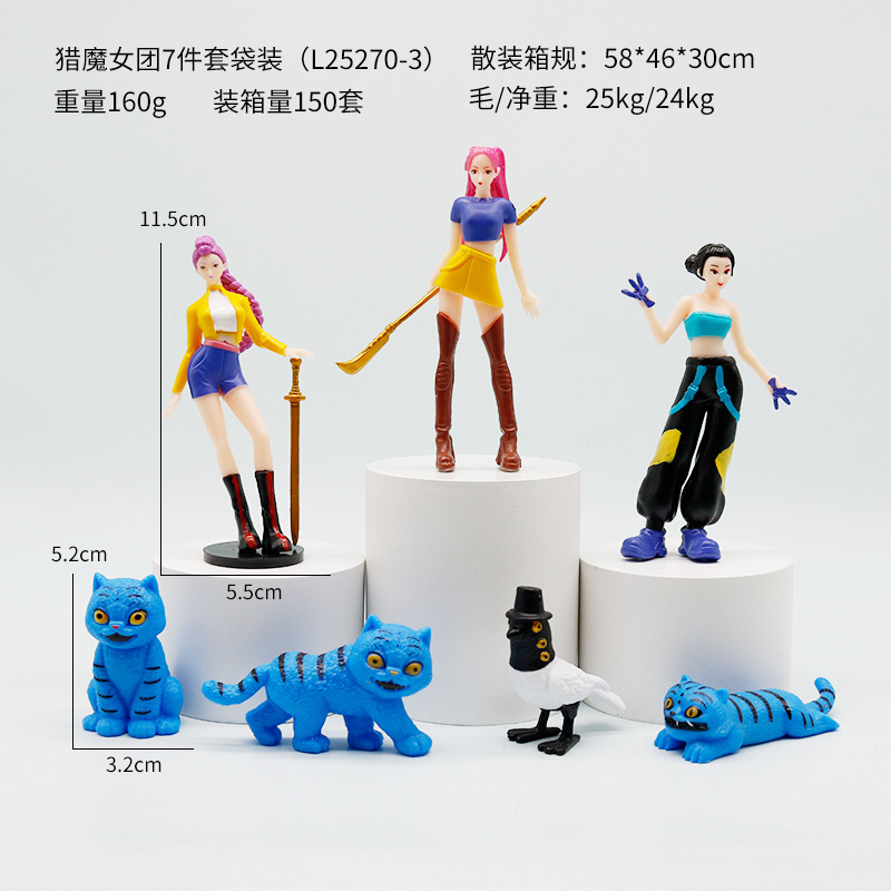 Versión dorada de la combinación de hombre de palo de madera extraño de costura, neumáticos de elefante ensamblados, todo divertido modelo de muñeca de decoración de escritorio