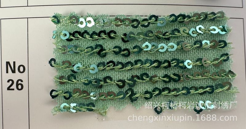 60色の現物は3mmの直条のスパンコールを供給して弾力性の網の玉の刺繍の布の舞台の服の生地を刺繍します。|undefined
