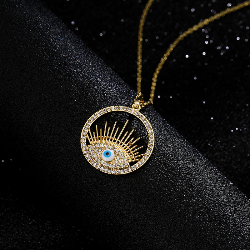 Retro Copper Micro-inlaid Zircon Disc Devilu0027s Eye Pendant Necklace
