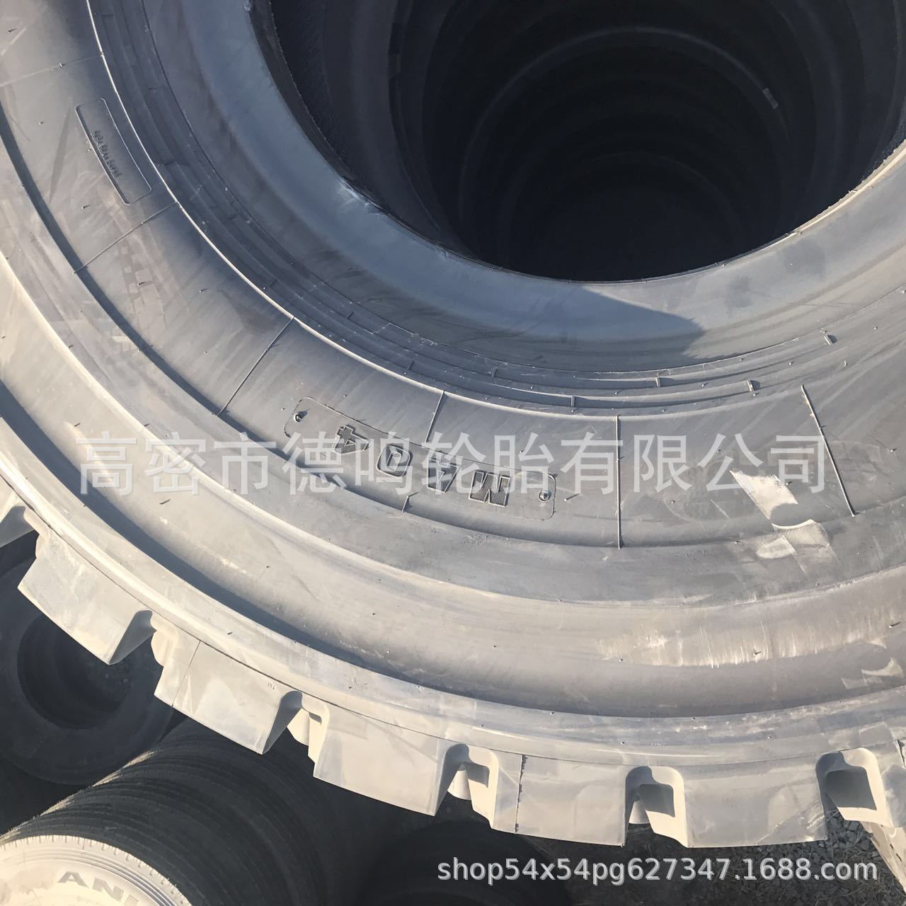 Suministro de neumáticos de camión volquete en forma especial 2400R35 cargador de ingeniería neumático mecánico 24.00R35