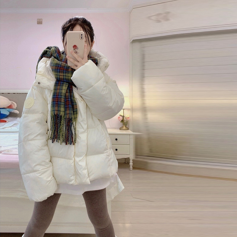 Invierno de 2025 nueva moda casual engrosada leche de la escuela de ropa de algodón de color brillante mujer chaqueta de calle frita de moda image 4
