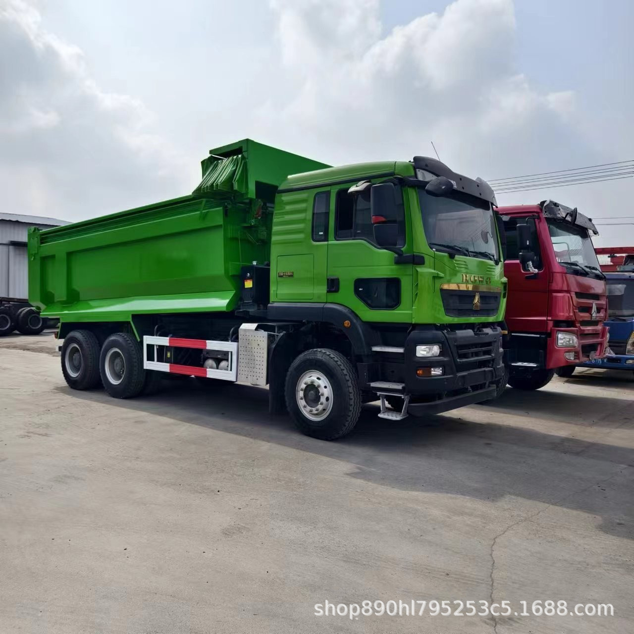 Howo Dump Truck with Rear Eight Wheels, 375 Horsepower, Front Four-Wheel Drive, Rear Eight-Wheel Drive, Rear-Turning Dump Truck