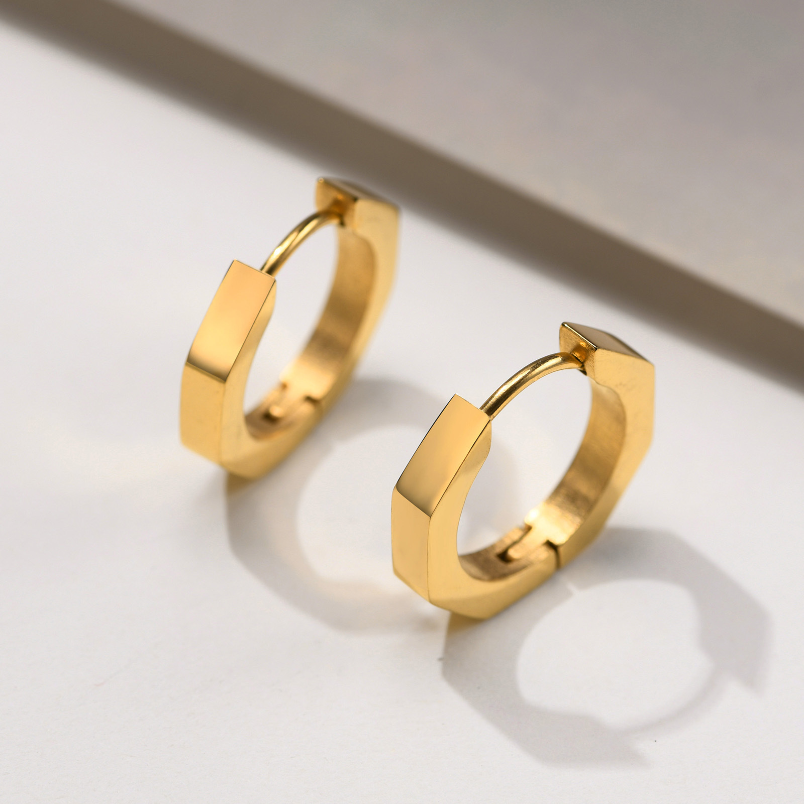 1 Pair Simple Style Geometric Plating 201 Stainless Steel Gold Plated Hoop Earrings display picture 5