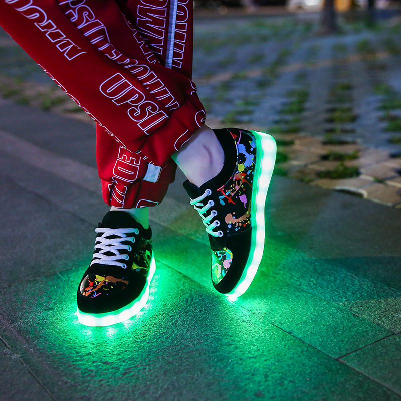 USB-Lade-LED-Leuchtschuhsohlen für Erwachsene mit Lichtern, bunte Beleuchtungsschuhe, lässige Geister-Wanderschuhe_voghion.com