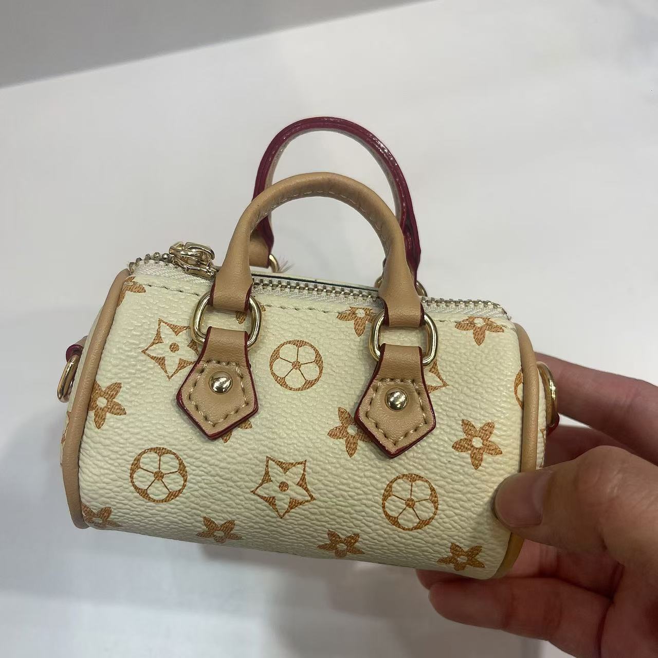 Mini monedero sobre rojo, bolso de concha para presbiterias, bolso para auriculares, llavero, bolso de tendencia creativa, colgante, joyería, moda