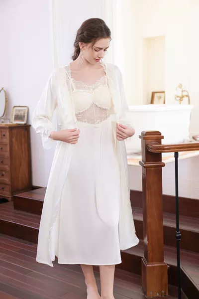 Milky white (951)