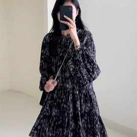茶歇法式碎花宽松连衣裙子女款2026新款秋季小个子气质大码短裙