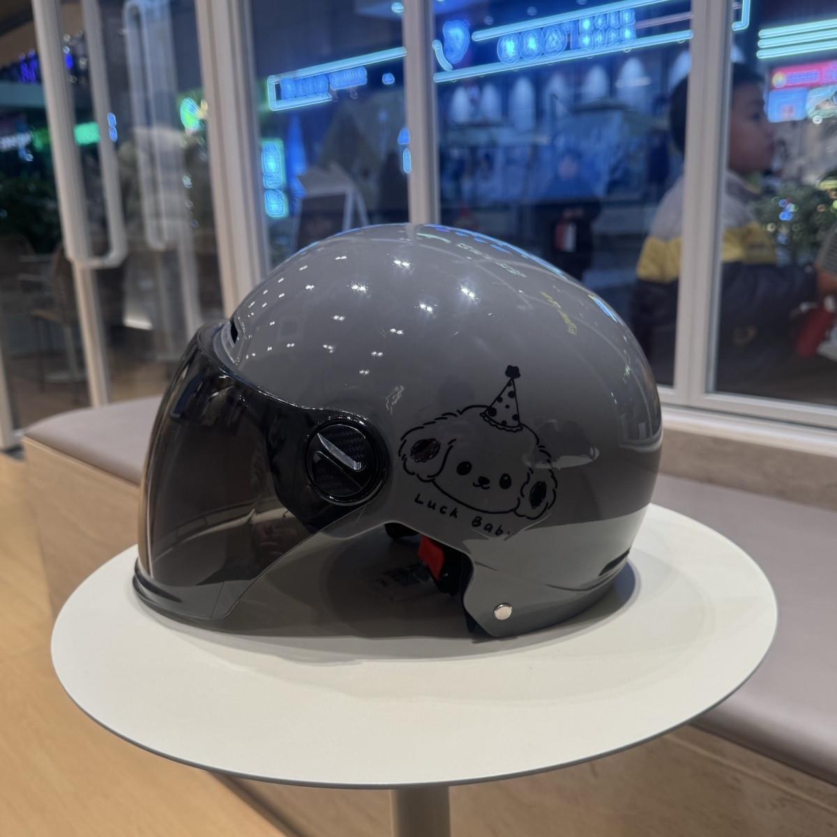 National standard certified electric vehicle helmet for men and women, motorcycle summer safety helmet, sun protection, suitable for all seasons, half helmet