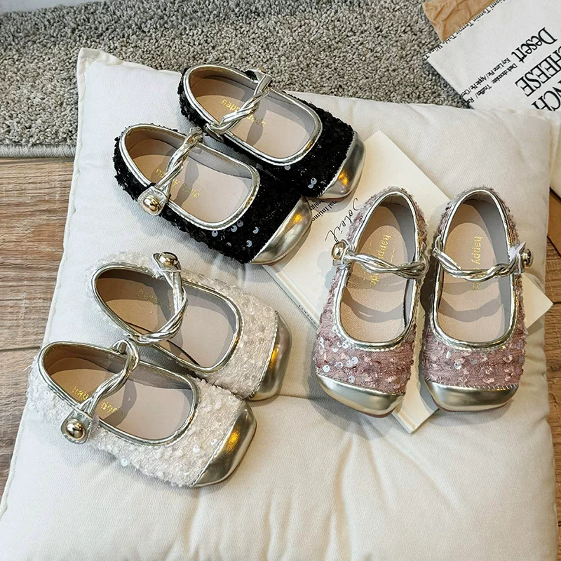 Shoes for leather shoes with velcro for princess, Chanel style, soft sole