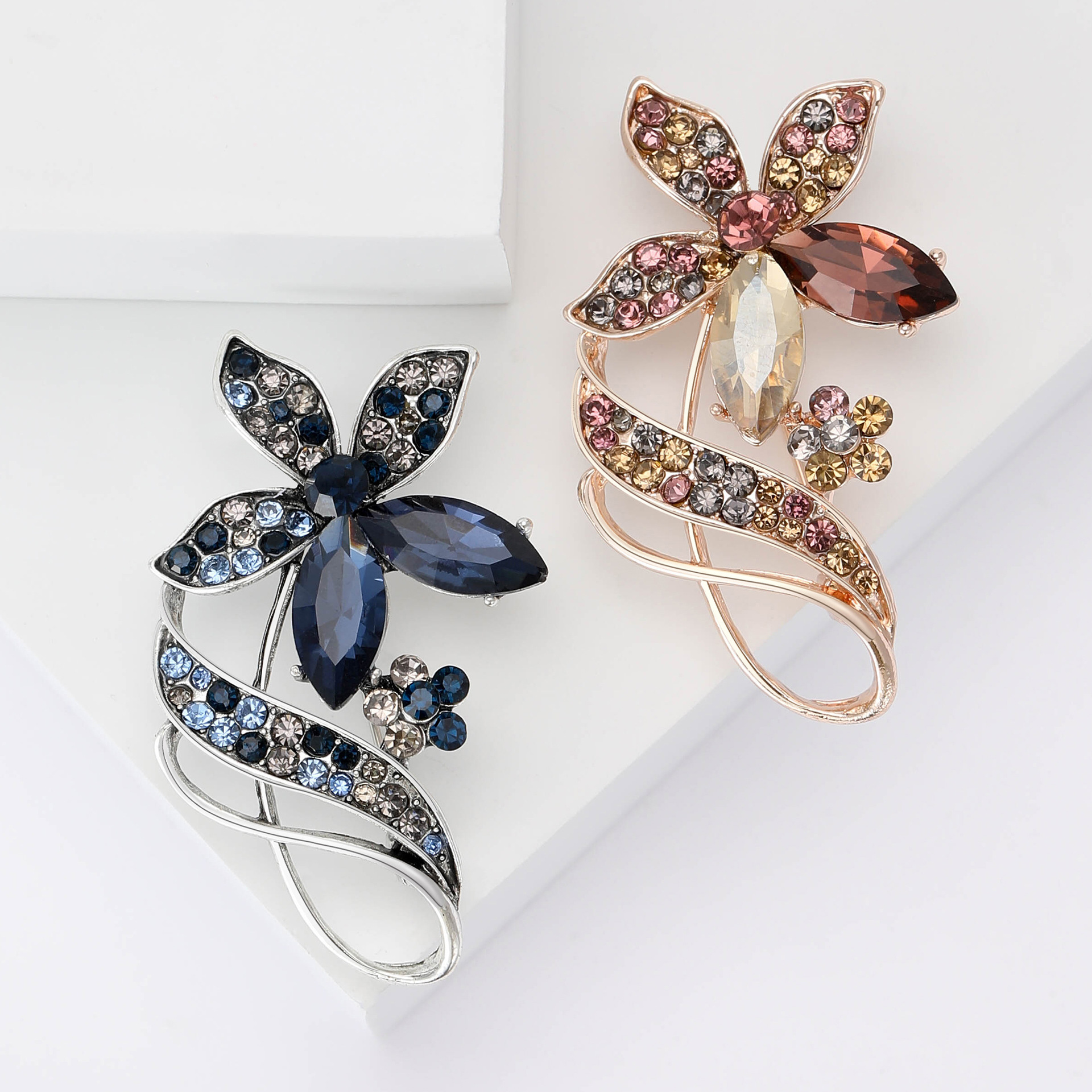 Brooches Classification Elegant Glam Pin Flower Alloy Rhinestones Women's Brooches