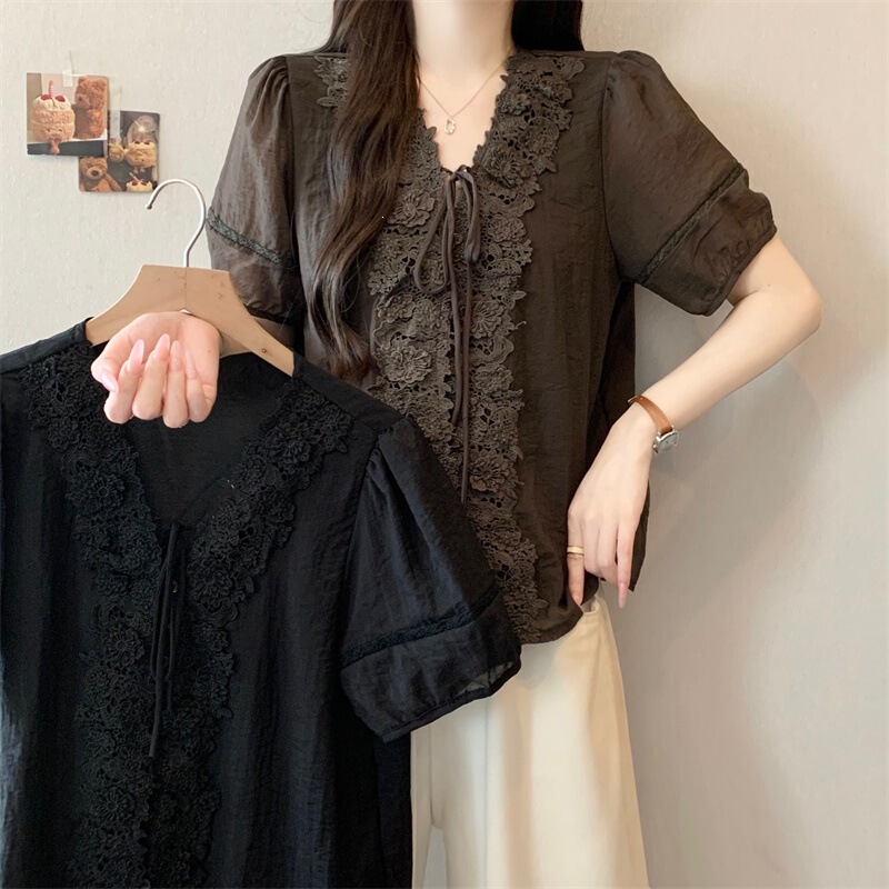 Real shot of a plus-size lace-trimmed tie-neck blouse for women, new summer style, youthful and elegant, beautiful top Real shot of a plus-size lace-trimmed tie-neck blouse for women, new summer style, youthful and elegant, beautiful top