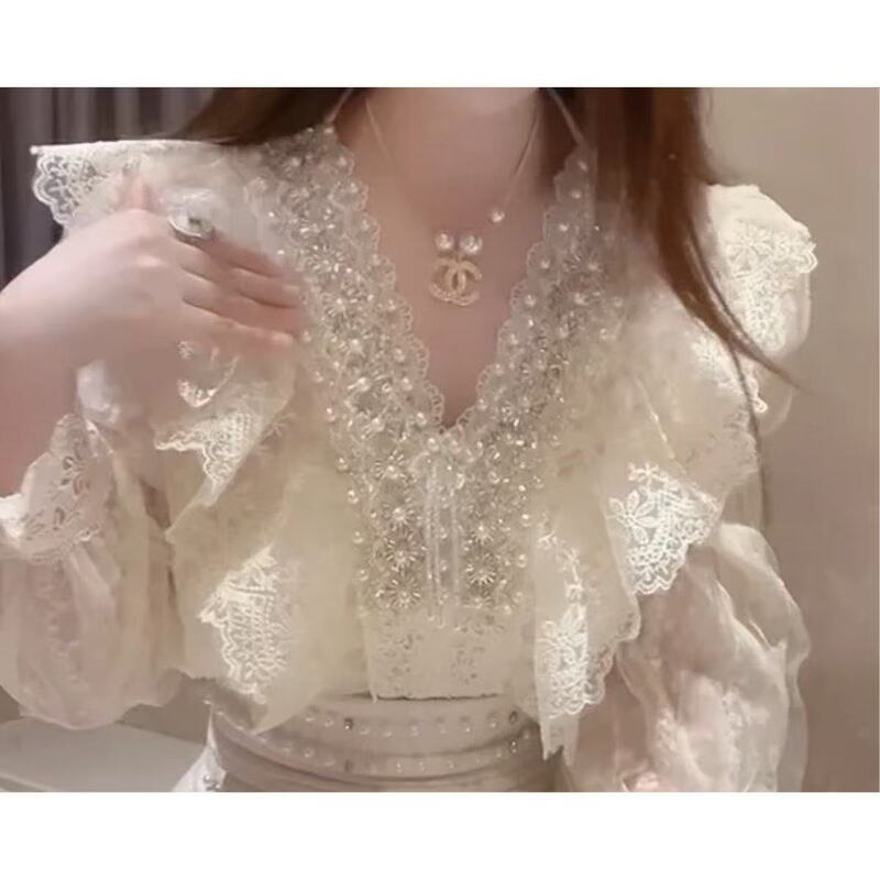 Plus Size 150kg First Love Style Hand-Sewn Pearl Multi-Layer Lace Shirt, Spring and Autumn Stylish Puff Sleeve V-Neck Slimming Top Plus Size 150kg First Love Style Hand-Sewn Pearl Multi-Layer Lace Shirt, Spring and Autumn Stylish Puff Sleeve V-Neck Slimming Top
