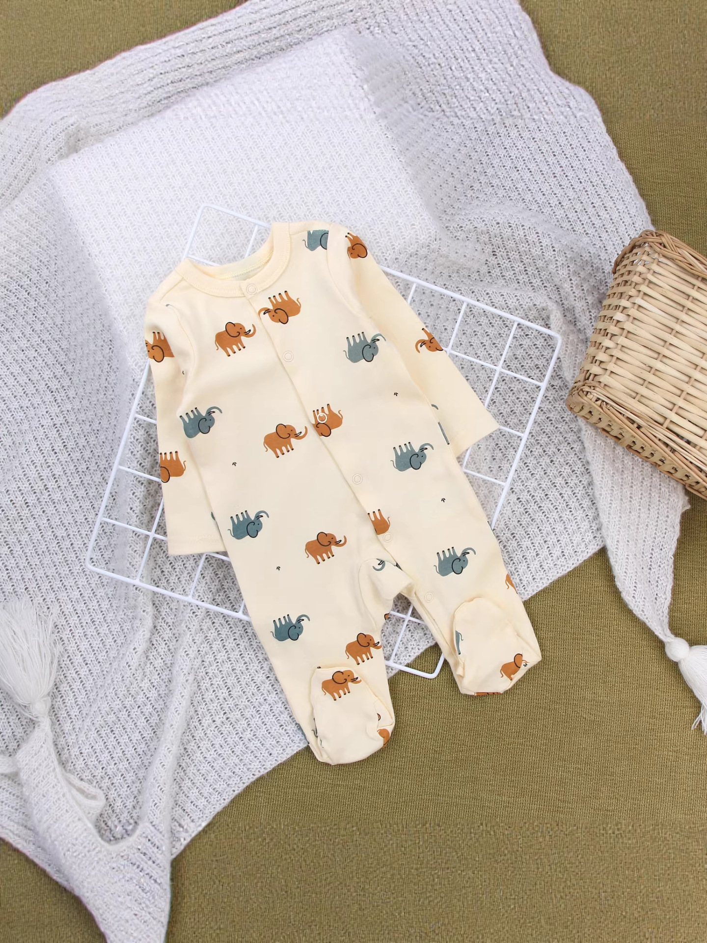 Bebé de manga larga camiseta de primavera recién nacido camiseta de caballo, ropa de bebé de cuatro estaciones pijamas