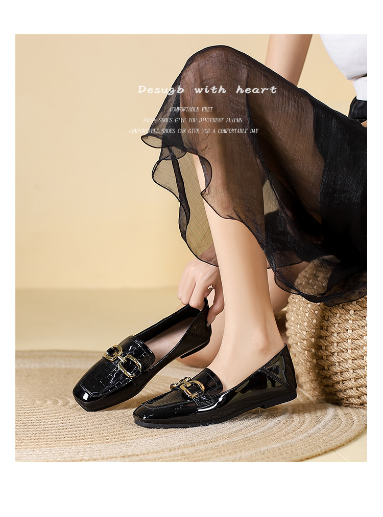 Άνοιξη και φθινόπωρο νέα φλατ παπούτσια γυναικεία κορεατική έκδοση λουστρίνι μαύρα μικρά δερμάτινα παπούτσια μόδας τετράγωνο δάχτυλο μεταλλική πόρπη παπούτσια Huidong χονδρική_voghion.com