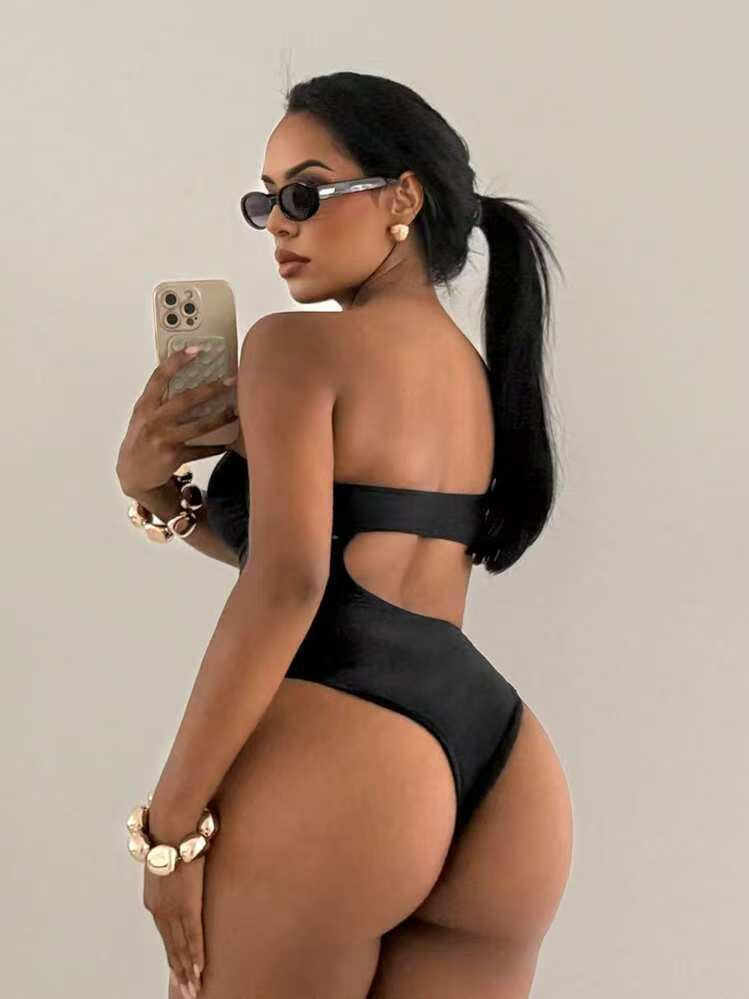 Langxin2026 nuevo trajes de baño europeos y estadounidenses de color sólido hueco de un solo hombro decoración metálica bikini sexy