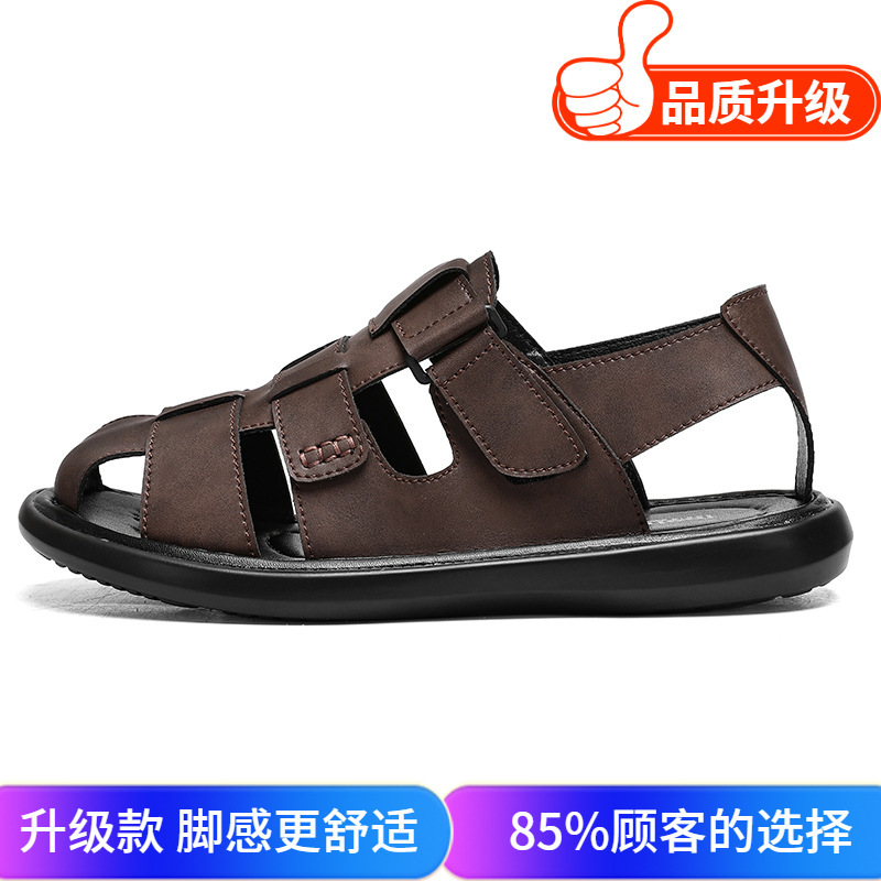 Zapatos de hombre de verano 2025 nueva moda al aire libre de tamaño grande velcro cabeza de pan de cuero de arena plana sandalias casuales de playa