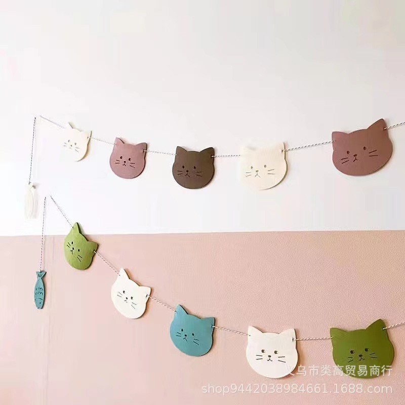 새끼 고양이 먹는 물고기 당겨 깃발