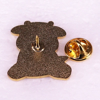Yaxa sancaqları Cow Brooch