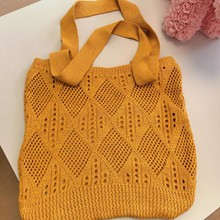 ������Ů���ٴ�μ��ˮͰ��С��ë���������͹�Ҹ��ᘿ���б��