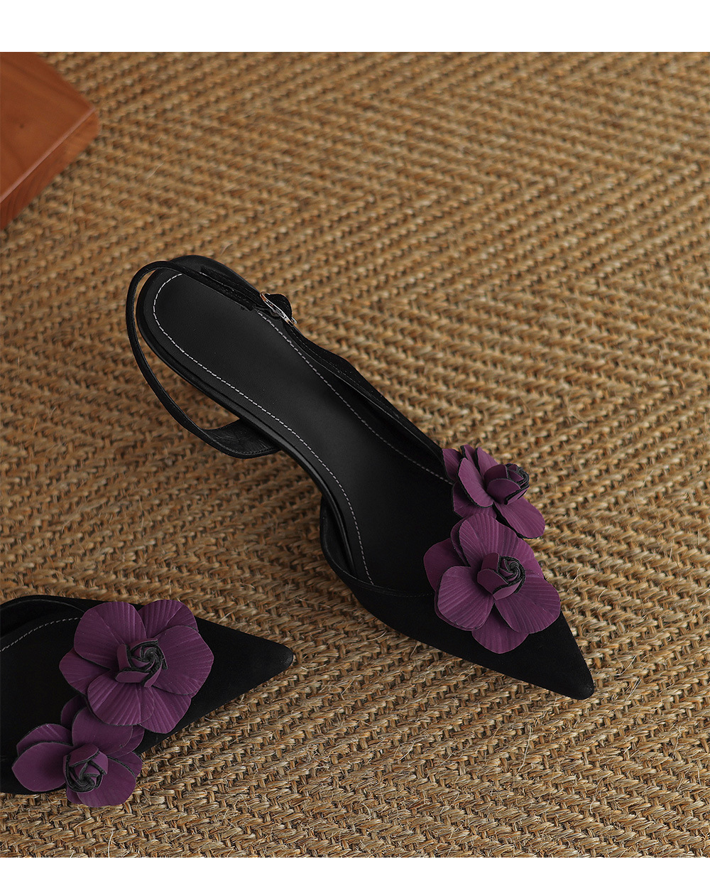 Sandal cao gót nữ hở mũi phong cách vintage, gót 6.5 cm, họa tiết hoa sơn trà — đen chi tiết 15
