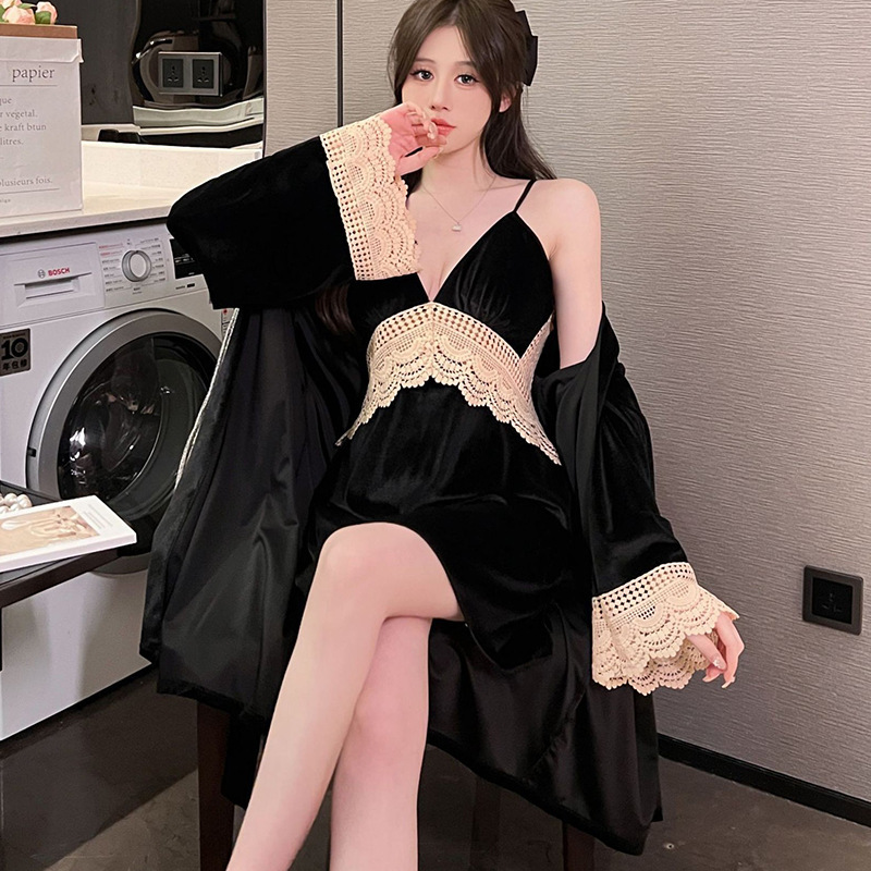 Sexy Pajamas for Women, Autumn and Winter Gold Velvet Long-Sleeved Suit, Sexy V-Neck Tie, Chest Pad, Suspender Nightgown, Two-Piece Set