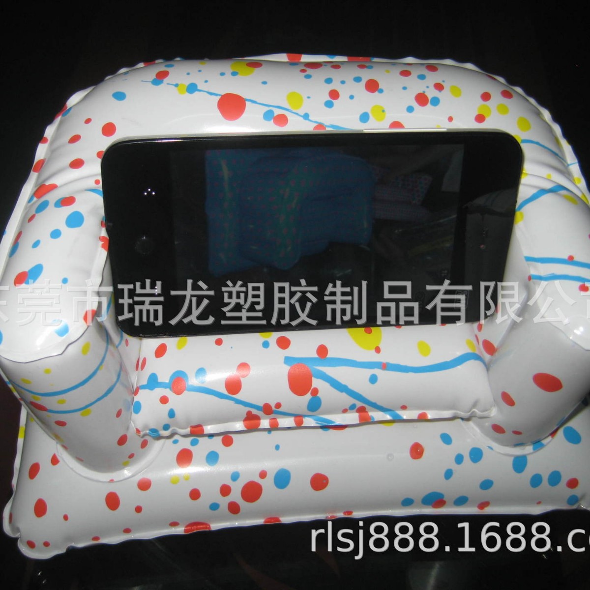 Dongguan Qiaotou Factory Customized Inflatable Mobile Phone Holder Pvc Sofa Mobile Phone Holder Inflatable Cup Holder