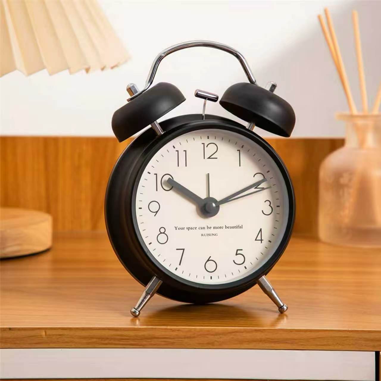 Reloj Despertador Digital de Escritorio de 4 Pulgadas de Metal con Iluminación y Alarma para Dormitorio