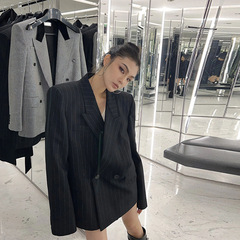 女性のための黒のストライプのスーツジャケット春の新しいハイエンドストリートニッチルーズシルエットカジュアルスーツトップ
