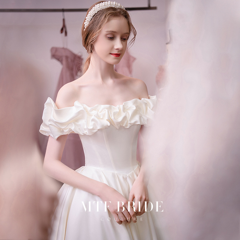 Nuevo estilo 2026: Vestido de novia estilo princesa de satén con cola, vestido de novia con hombros descubiertos, elegante vestido de noche.