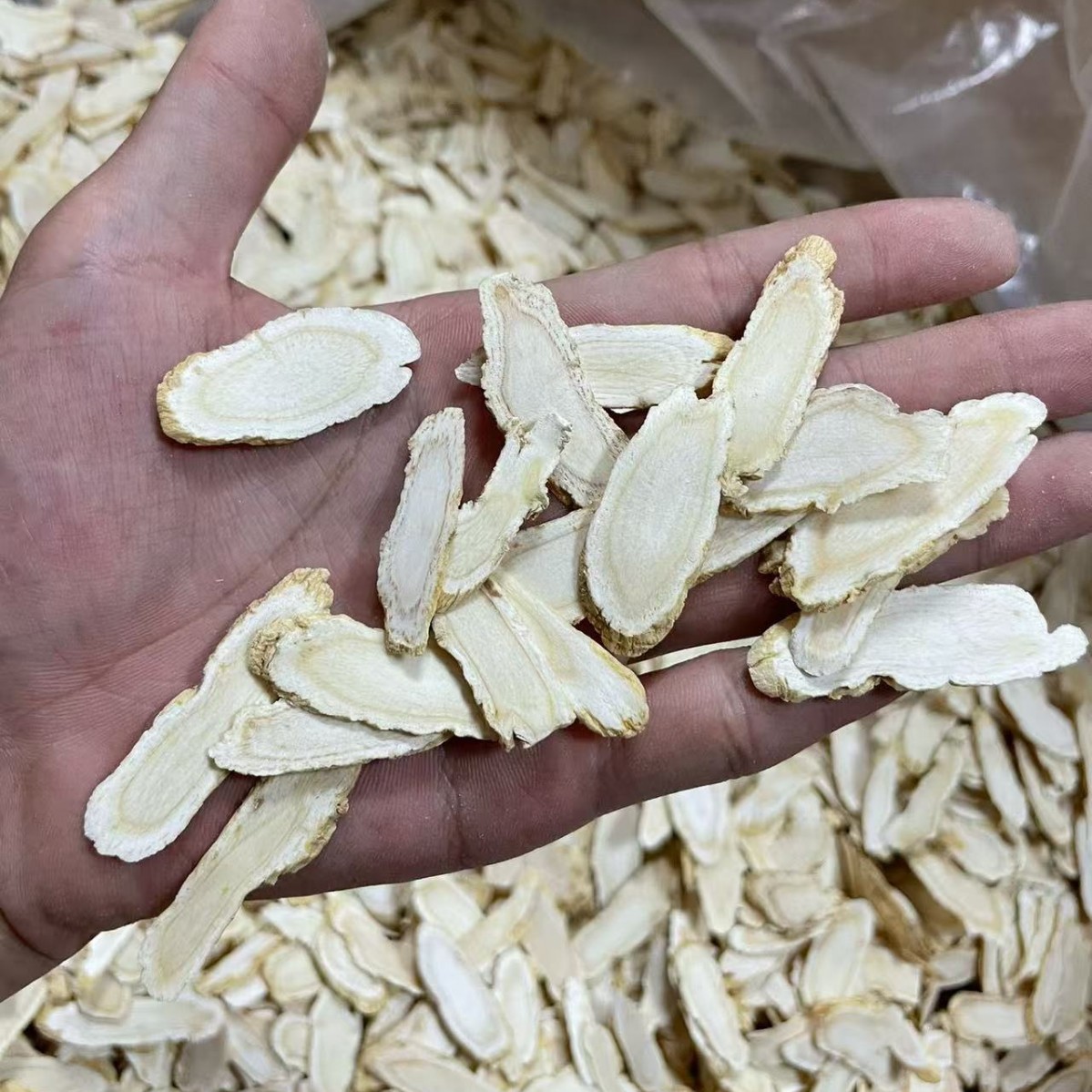 American Ginseng Slanted Slices 50g Gift Box Soft Branch Dried Root Slices for Soup and Tea specifications