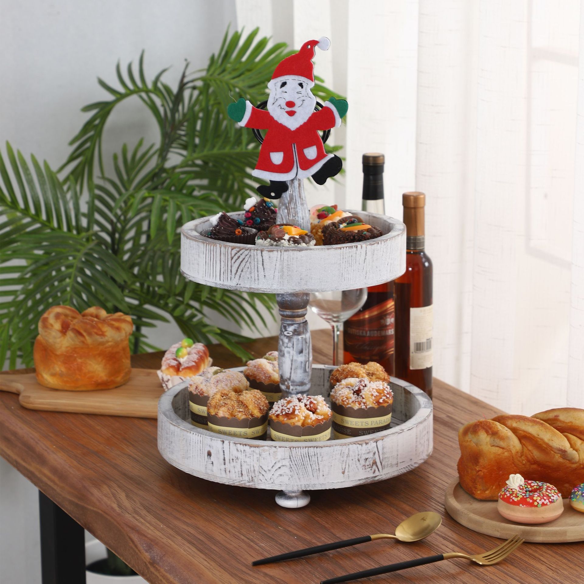 Cake stand
