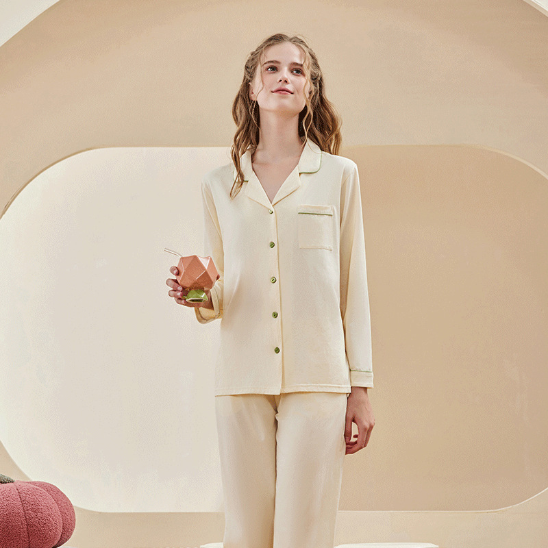 밝은 베이지 W614B (가슴 패드 포함)