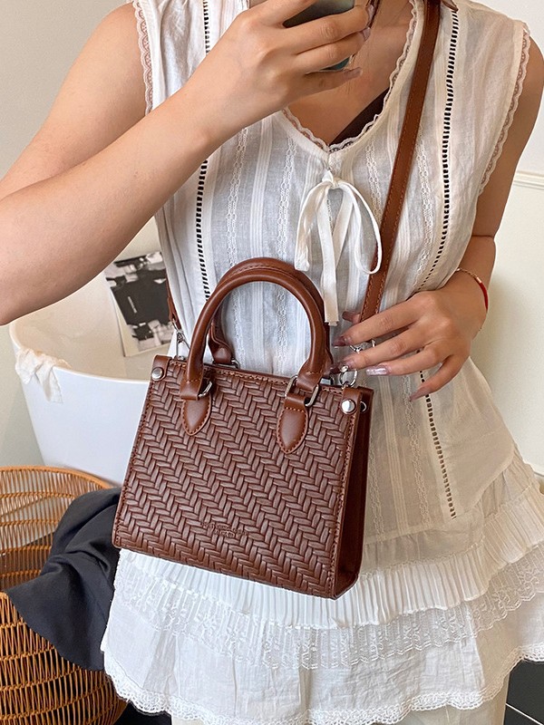 Bolsos de mujer Bolsos portátiles pequeños con patrón tejido Bolsos de mensajero de un solo hombro de moda transfronteriza 2025