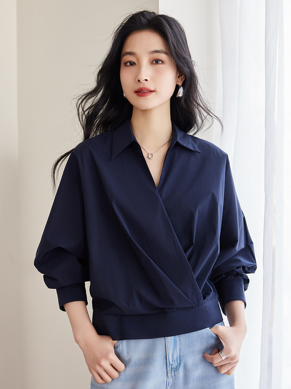 对白法式V领设计感衬衫女2025秋季新款衬衣气质简约别致通勤上衣|undefined