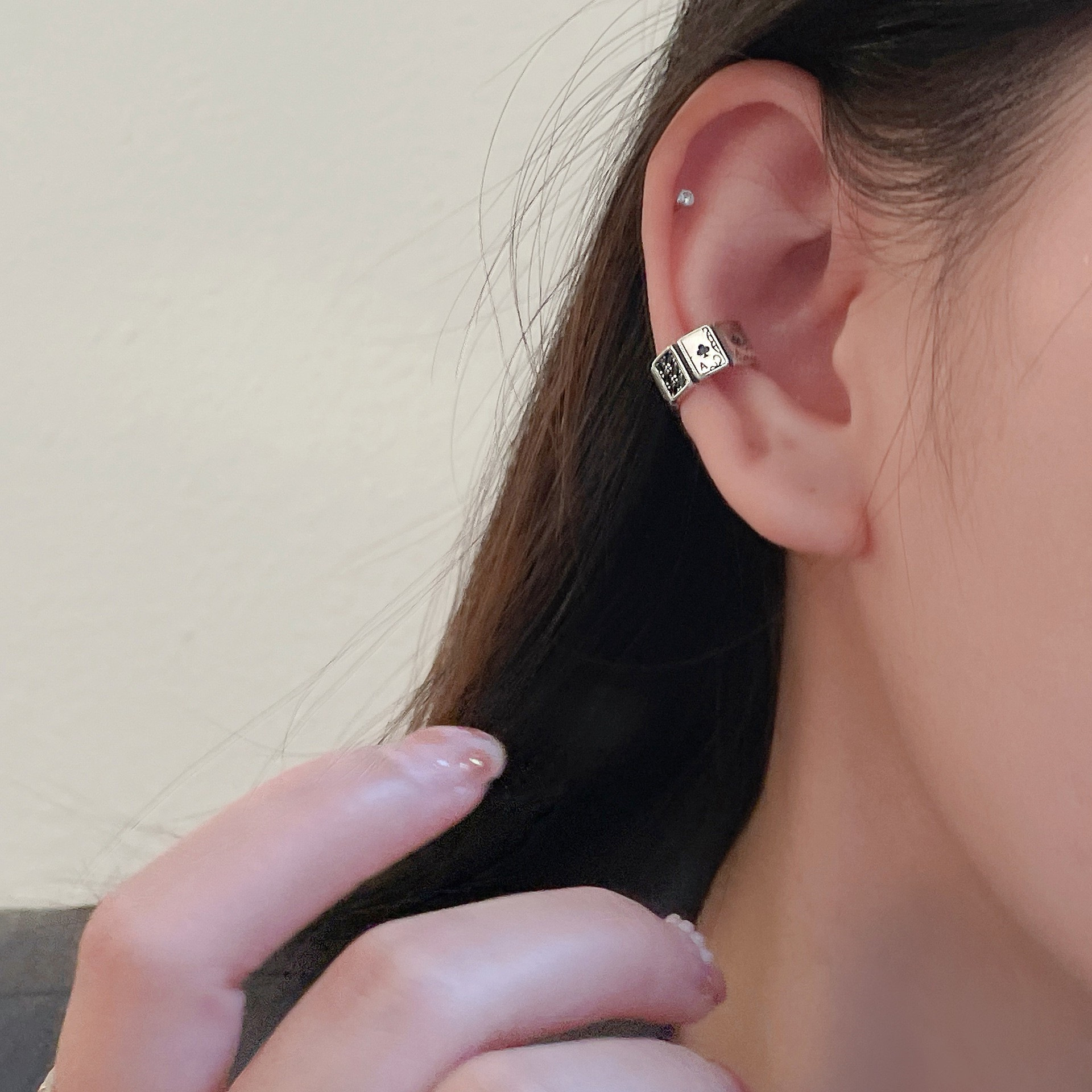 Estilo coreano moda poker diamante earless oído hueso clip mujer retro S925 plata personalizada pendientes hip hop pendientes