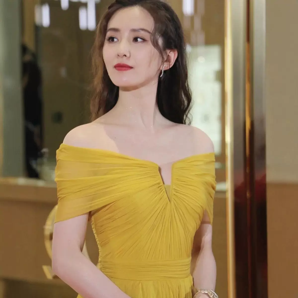 外贸金黄色新娘结婚敬酒服年会舞台走秀独唱演出主持人婚纱晚礼服