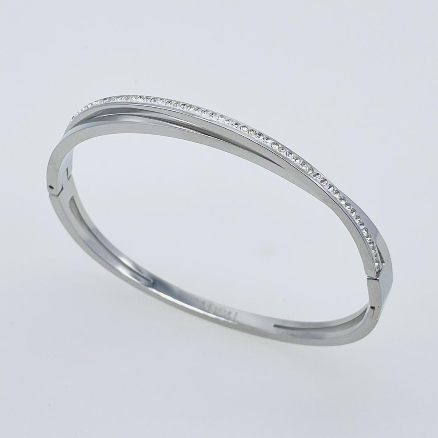 Nueva personalidad de tres capas de barro y diamantes brazalete de acero inoxidable para mujer, diseño de nicho de alta calidad, joyería de pulsera de acero de titanio