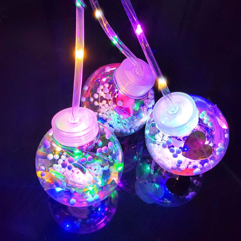 子供のネットの赤い小さいおもちゃの義烏夜市の露店の小さい商品の公園の円は露店を出して注文します。|undefined