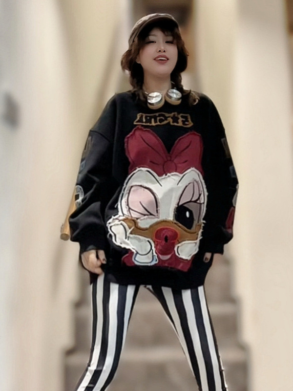 Productos europeos y camisa de terciopelo gruesa dibujos animados 2025 invierno nuevo estilo de bordado de moda media y larga suelta chaqueta de mujer en la cabeza image 3