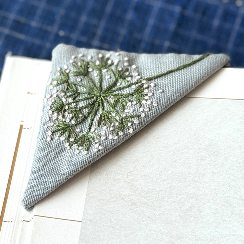 Marcadores de flores bordadas a mano Ludiy material de bordado bolsas de libros marcadores de esquinas lindos marcadores creativos de estudiantes