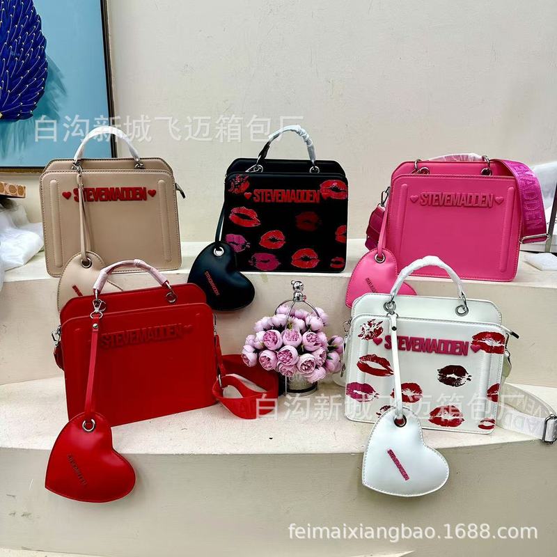 外贸女包2025欧美新款个性设计嘴唇图案今年火爆流行字母托特包潮|undefined