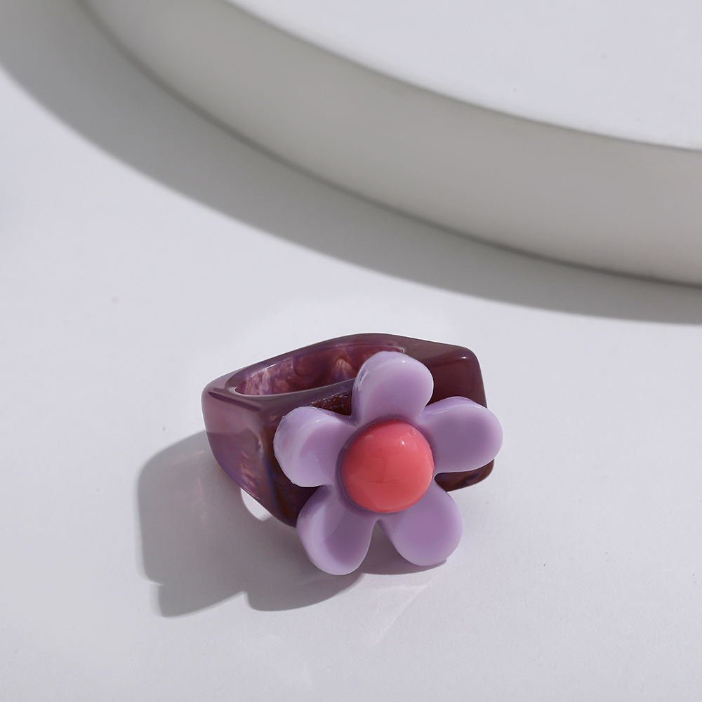 Retro Contrast Color Flower Resin Ring display picture 4
