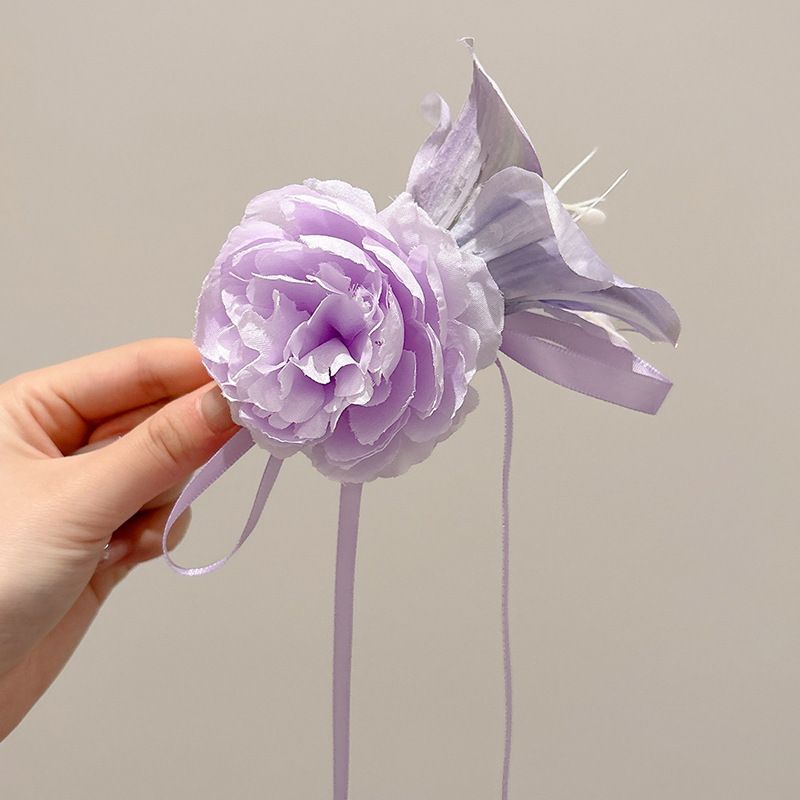 Caro con rosa roja clip de agarre para mujeres 2025 nuevo toque de cabeza de flores de super hadas explosión clip de tiburón