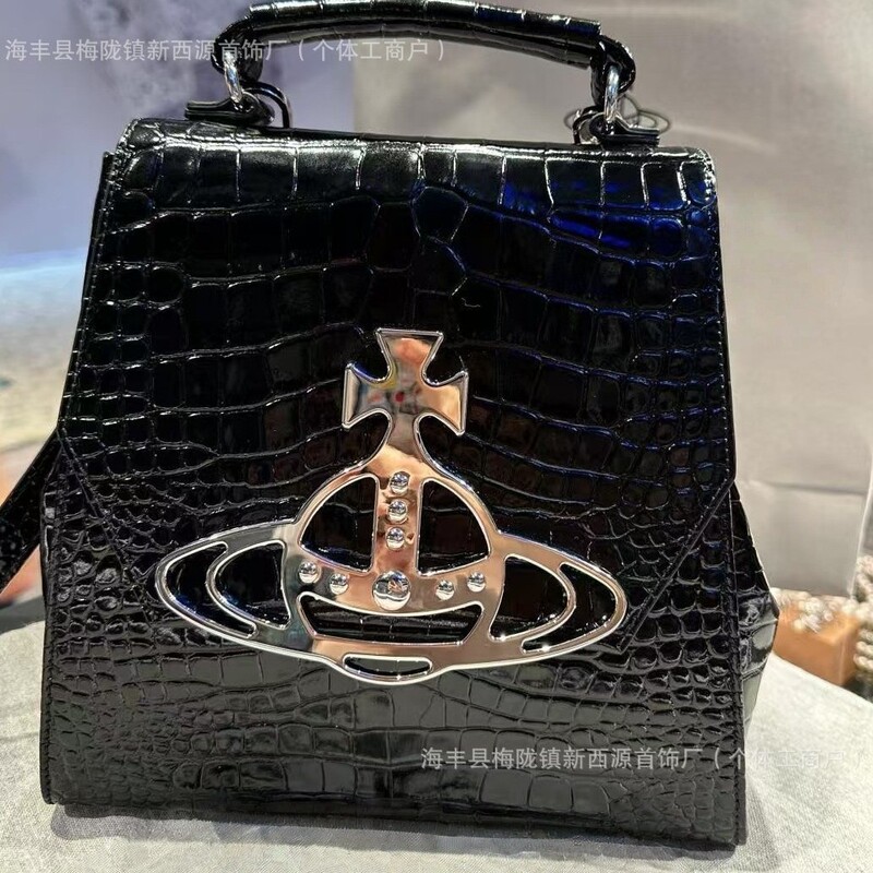 【Cabinet-Level Quality】New Empress Dowager Crocodile-Pattern Backpack with Saturn Large Logo, Sweet and Cool Style, Large Capacity Bag