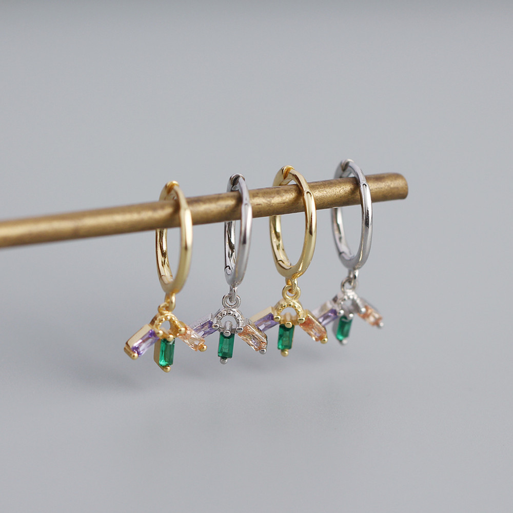 Boucles D&#39;oreilles Simples En Zircon Géométrique De Couleur Mélangée En Argent S925 display picture 4