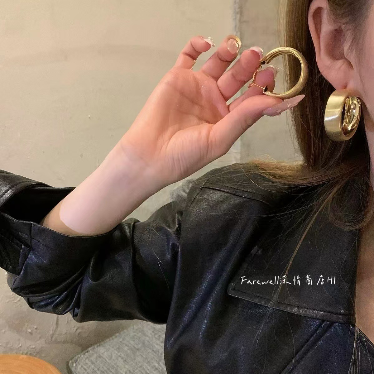 Pendientes de metal transfronterizos de otoño e invierno con aguja de plata, pendientes, pendientes de viento frío de moda de nicho, pendientes de lujo de alta gama de luz de todo fósforo