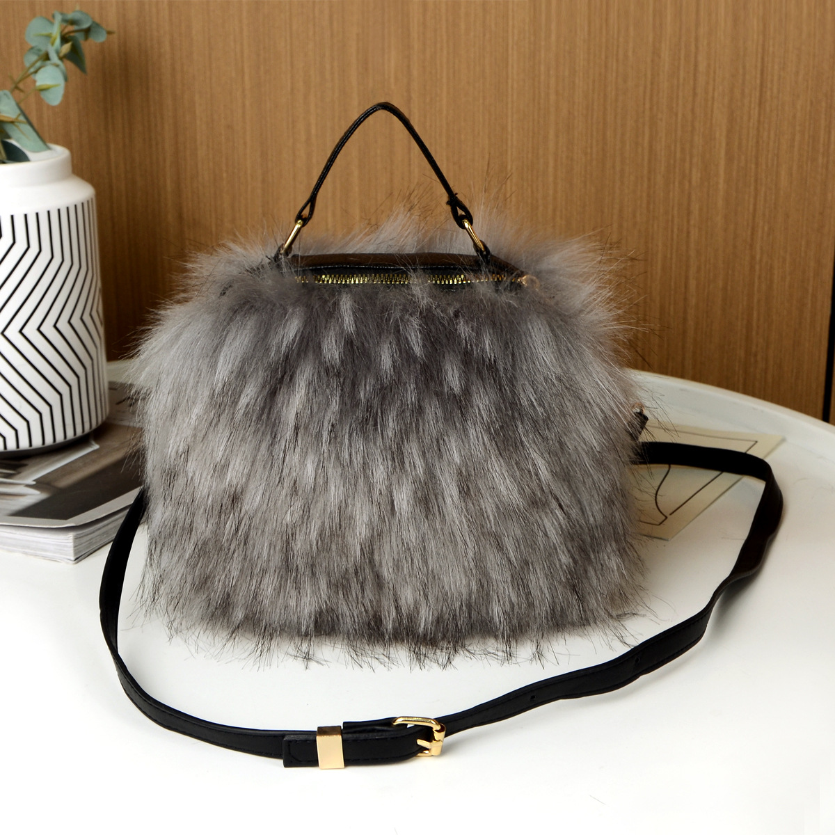 Nuova borsa a tracolla in pelliccia di procione da donna, a forma di cuscino, stile dolce e fresco y2k_voghion.com